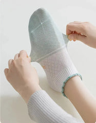 One Set of Cute Ankle Socks | Sweet Ankle Socks with Flower Pattern - KawaSocks