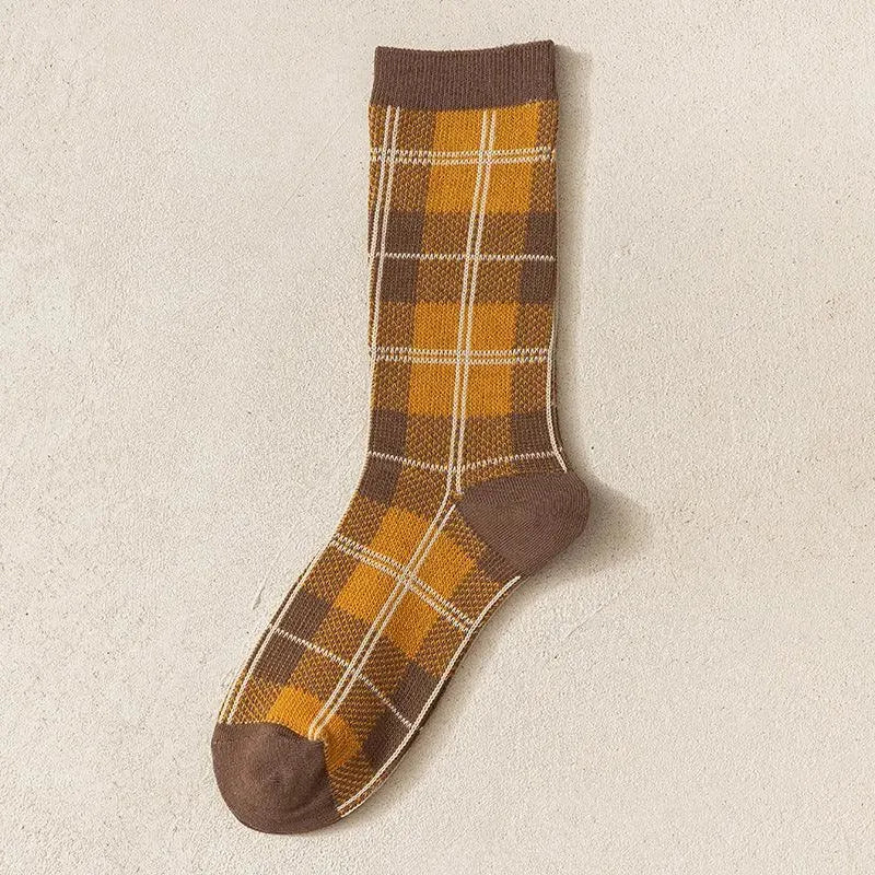 One Pair of Diamond Pattern Crew Socks | Vintage Socks | Christmas Socks - KawaSocks