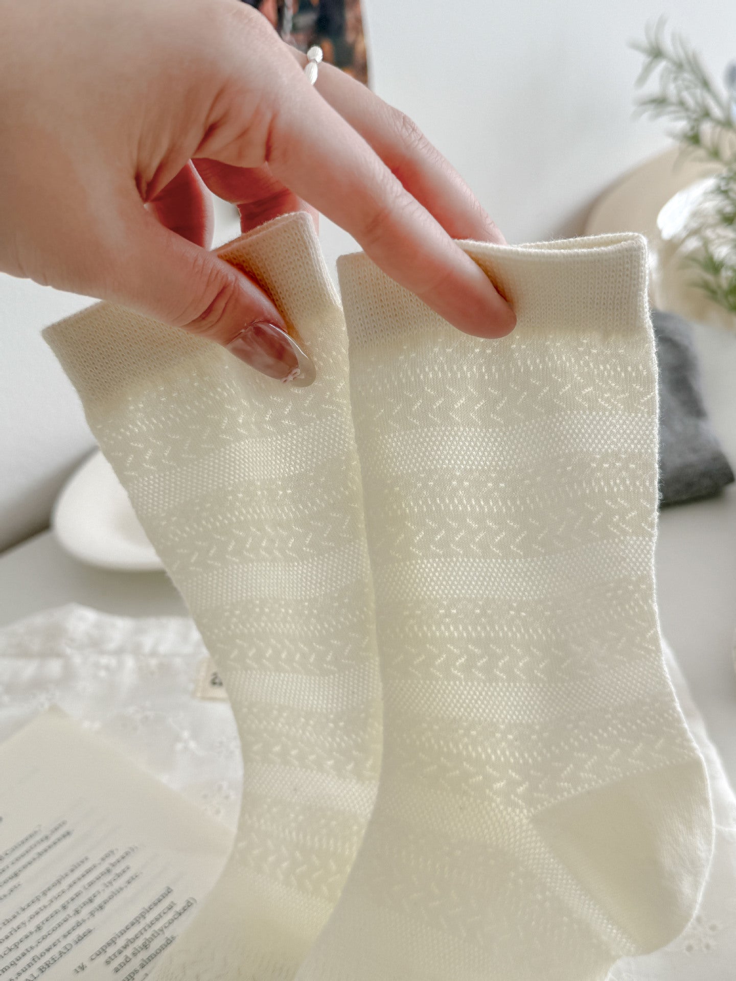 Minimalist Vintage Pointelle Knit Cotton Blend Crew Socks - KawaSocks