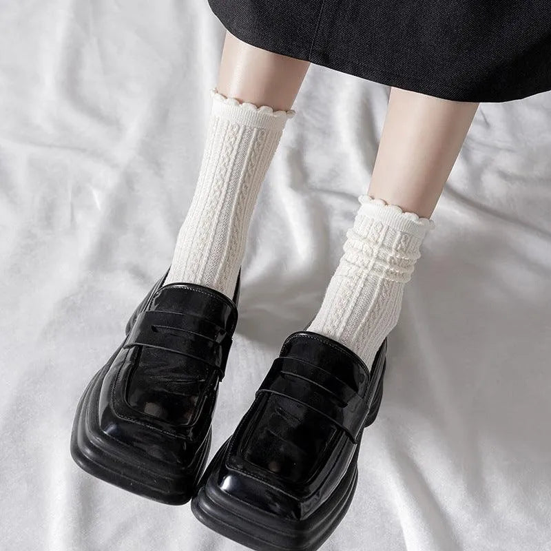 One Pair of Lace Crew Socks with Ruffle | Lolita & Jirai Kei Fashion - KawaSocks