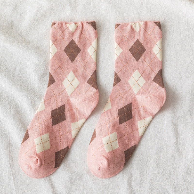 Diamond pattern crew socks in the selected Pink color