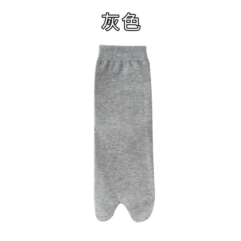 Gray split-toe crew sock showing two toe sections and the original Chinese gray color label